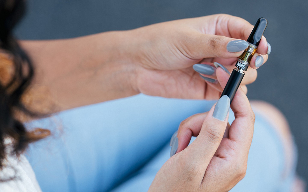 TRENDI-Vape-Pen-Review-Is-the-Live-Resin-Disposable-Vape-Yay-or-Nay-1